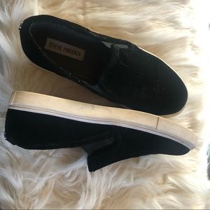 Steve Madden slip ons